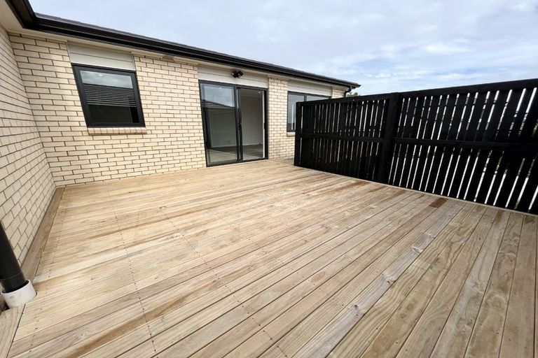 Photo of property in 2/26 Pah Road, Papatoetoe, Auckland, 2025