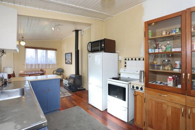 Photo of property in 6 George Street, Ohingaiti, Hunterville, 4785