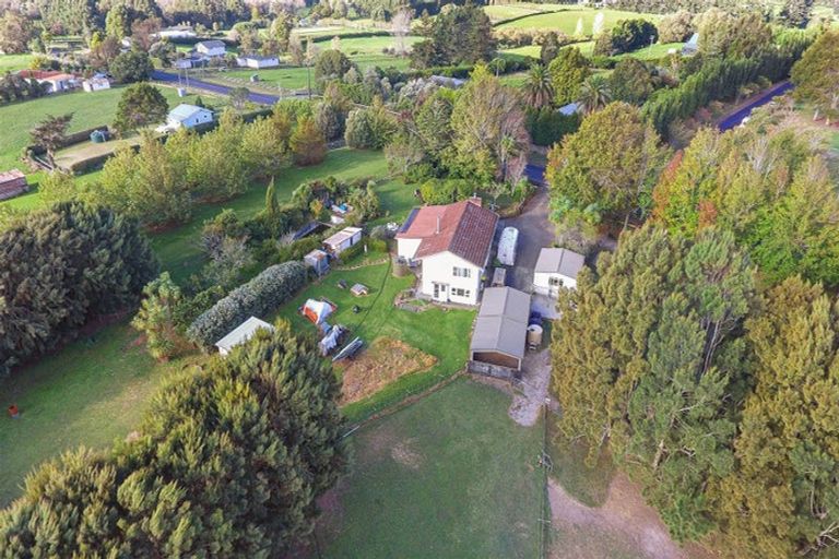 Photo of property in 370 Taupaki Road, Taupaki, Henderson, 0782