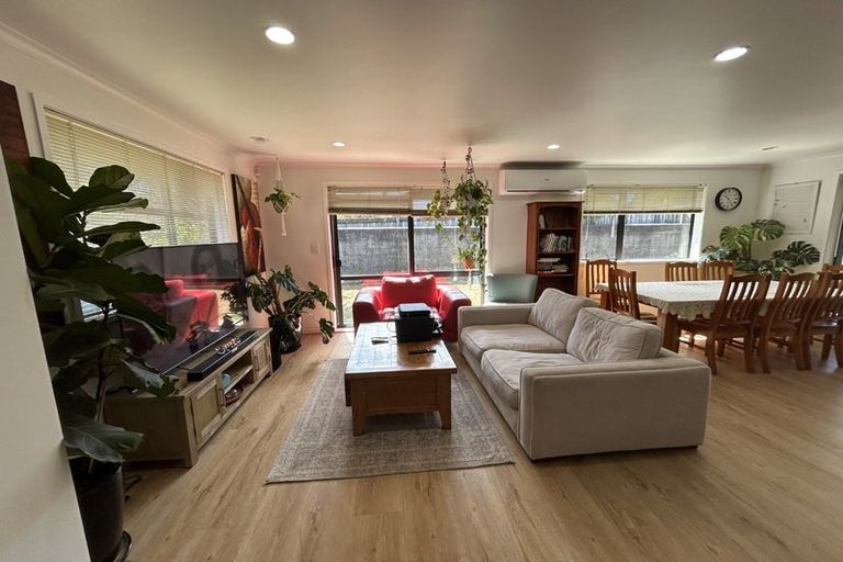 Photo of property in 11f Antalya Place, Manurewa, Auckland, 2102