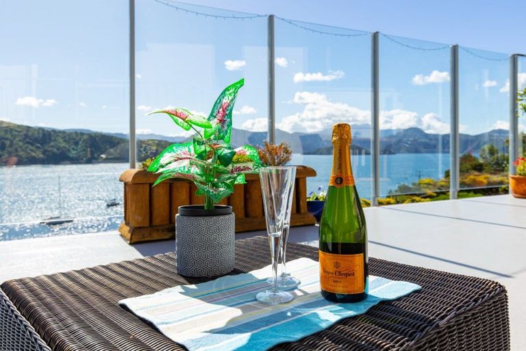 Photo of property in 8 Marina View, Waikawa, Picton, 7281