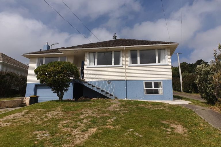 Photo of property in 31 Taylor Terrace, Tawa, Wellington, 5028