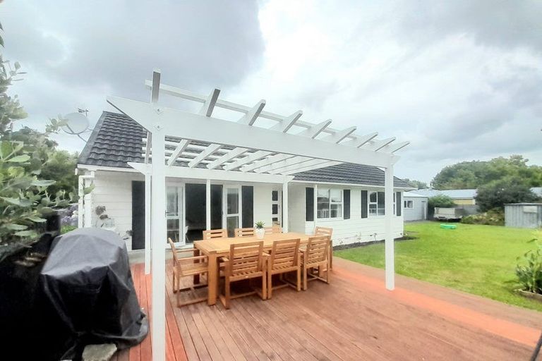 Photo of property in 28 Apollo Parade, Milson, Palmerston North, 4414