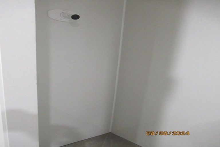 Photo of property in 90 Royal Road, Massey, Auckland, 0614