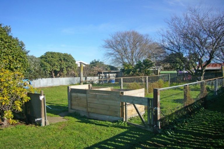 Photo of property in 16 George Street, Dannevirke, 4930