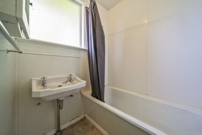 Photo of property in 3 Mcguire Street, Hawera, 4610