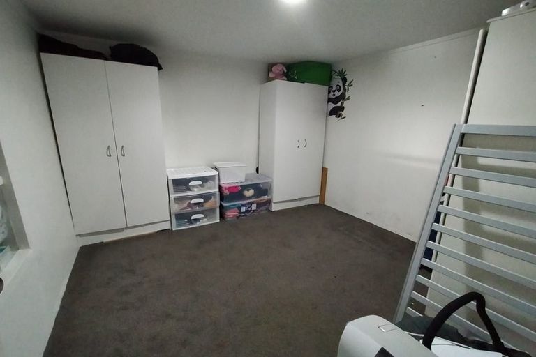 Photo of property in 30 Ellis Avenue, Mount Roskill, Auckland, 1041