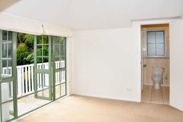 Photo of property in 58 Seabreeze Road, Narrow Neck, Auckland, 0624