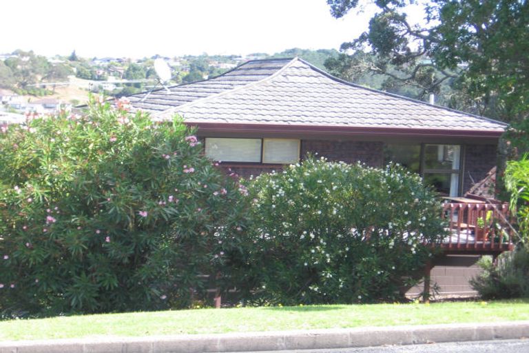 Photo of property in 1/546 Beach Road, Rothesay Bay, Auckland, 0630