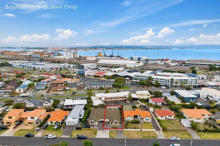 Photo of property in 56a Pitau Road, Mount Maunganui, 3116