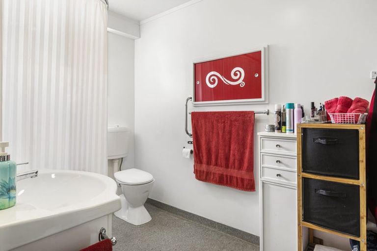 Photo of property in 111 Coutts Street, Kilbirnie, Wellington, 6022