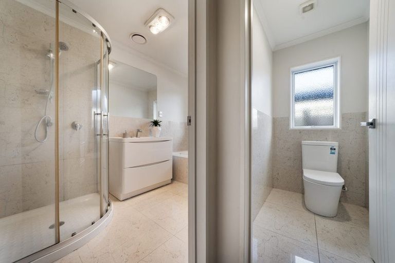 Photo of property in 16 Hihi Avenue, Takanini, 2112