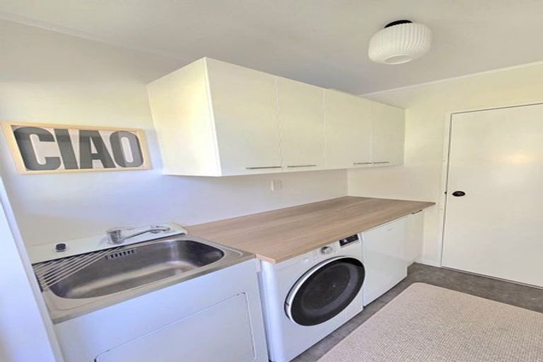 Photo of property in 18 Kahurangi Place, Snells Beach, 0920