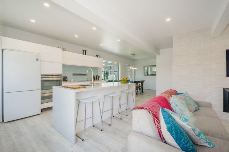 Photo of property in 7a Lesley Grove, Waikanae, 5036