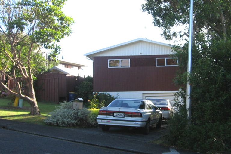 Photo of property in 3 Almadale Place, Hillcrest, Auckland, 0627