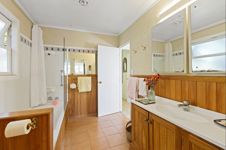 Photo of property in 12 Kahurangi Place, Snells Beach, 0920
