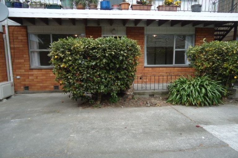 Photo of property in 2/7 Division Street, Riccarton, Christchurch, 8041