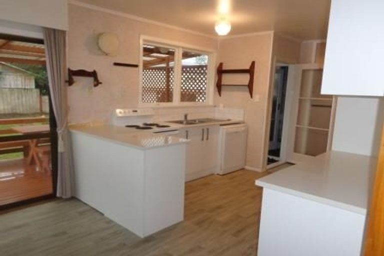 Photo of property in 20 Thomas Avenue, Te Atatu Peninsula, Auckland, 0610