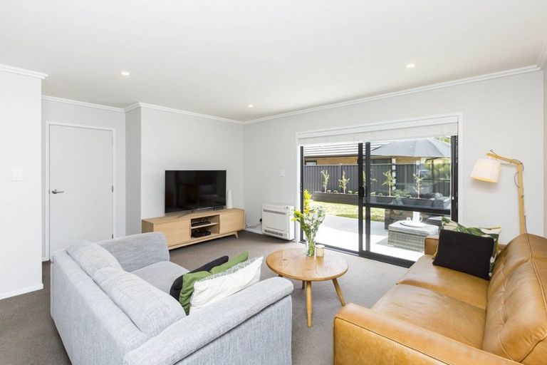 Photo of property in 11 Ashington Road, Silverstream, Upper Hutt, 5019