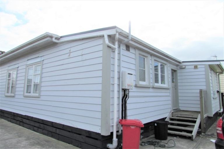 Photo of property in 124 Randwick Road, Moera, Lower Hutt, 5010