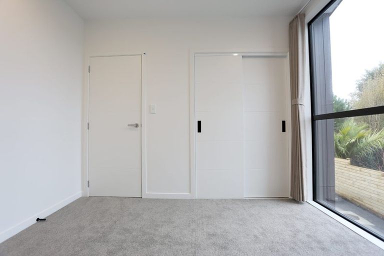 Photo of property in 13d King Richard Place, Browns Bay, Auckland, 0630