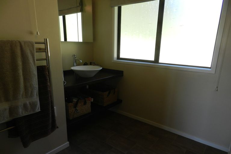 Photo of property in 34 Broadview Road, Opua, 0200