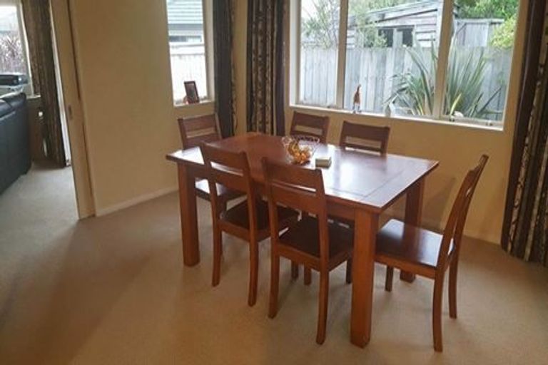 Photo of property in 72a Summerhill Drive, Fitzherbert, Palmerston North, 4410