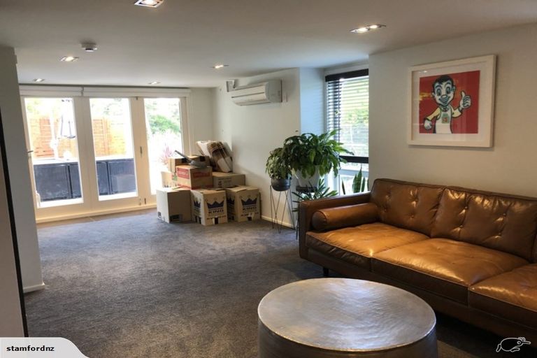 Photo of property in 46 Taupo Street, Green Bay, Auckland, 0604