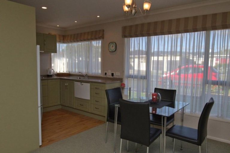 Photo of property in 43 Bowen Street, Levin, 5510