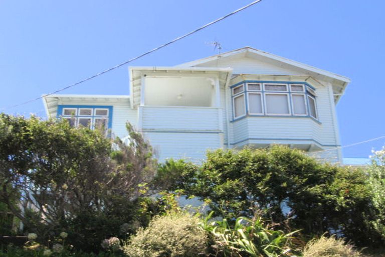 Photo of property in 28 Carlisle Street, Island Bay, Wellington, 6023