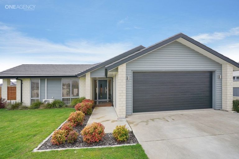Photo of property in 2 Wakeman Way, Kaiapoi, 7630