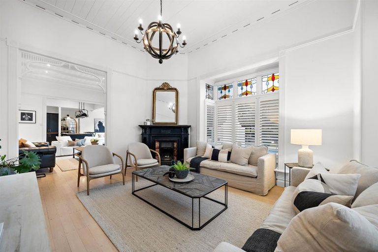 Photo of property in 70 Pomona Road, Kumeu, 0891