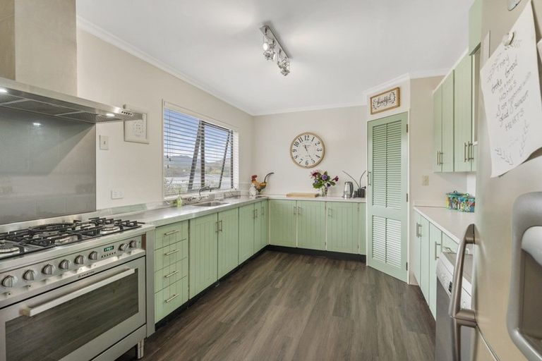 Photo of property in 298 Te Moana Road, Waikanae, 5036