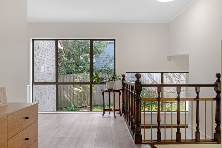 Photo of property in 8 Deodar Place, Totara Heights, Auckland, 2105