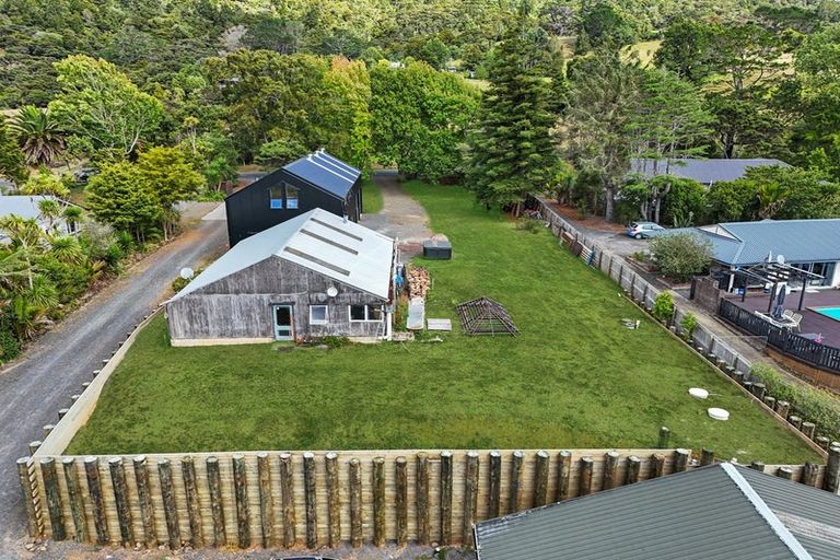 Photo of property in 127 Bethells Road, Waitakere, 0781