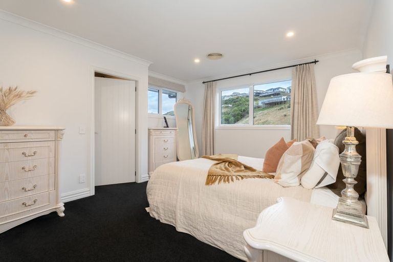 Photo of property in 100 Melksham Drive, Churton Park, Wellington, 6037