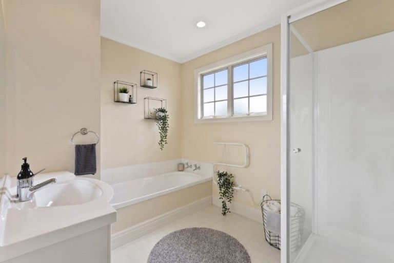 Photo of property in 3 Fairway Drive, Shirley, Christchurch, 8061