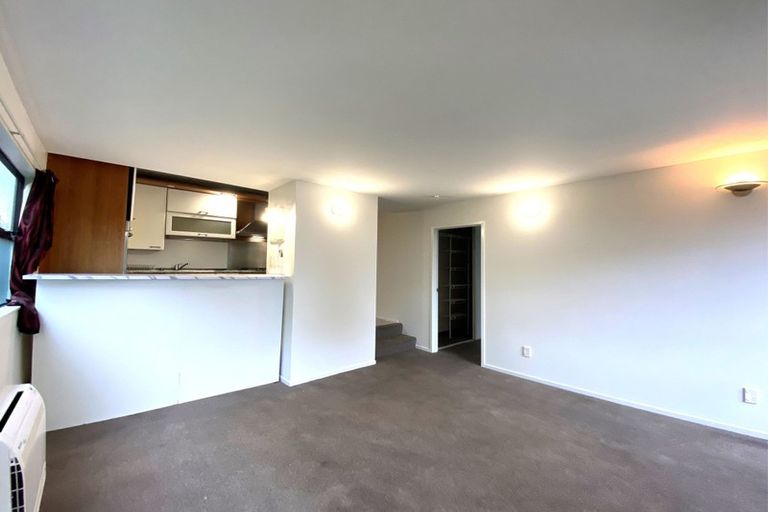 Photo of property in 3a Woodside Avenue, Northcote, Auckland, 0627
