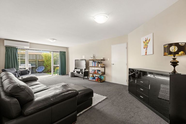 Photo of property in 2/18 Barnes Road, Redwood, Christchurch, 8051