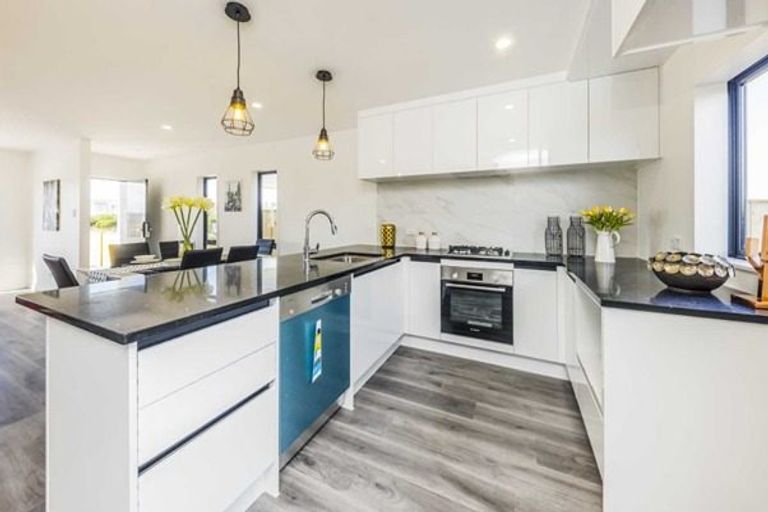 Photo of property in 55a Soaring Bird Drive, Takanini, 2112