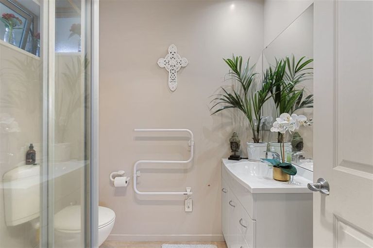 Photo of property in 2/19 Orontes Street, Shirley, Christchurch, 8013