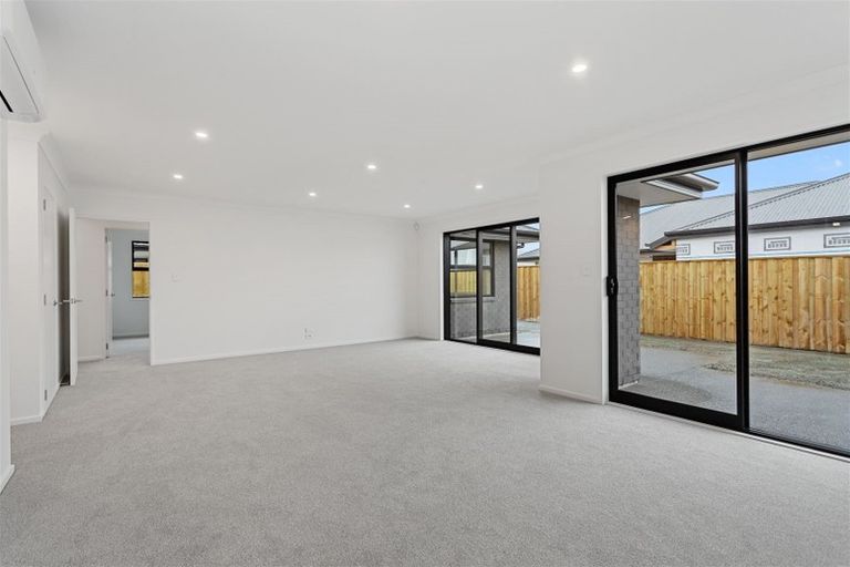 Photo of property in 76a Watkins Drive, Rangiora, 7400