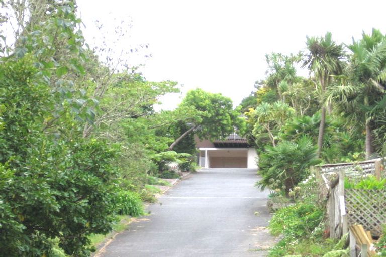 Photo of property in 53 Rosecamp Road, Beach Haven, Auckland, 0626