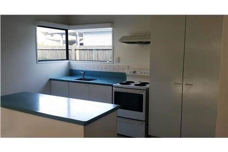 Photo of property in 2/36 Mathesons Road, Phillipstown, Christchurch, 8011