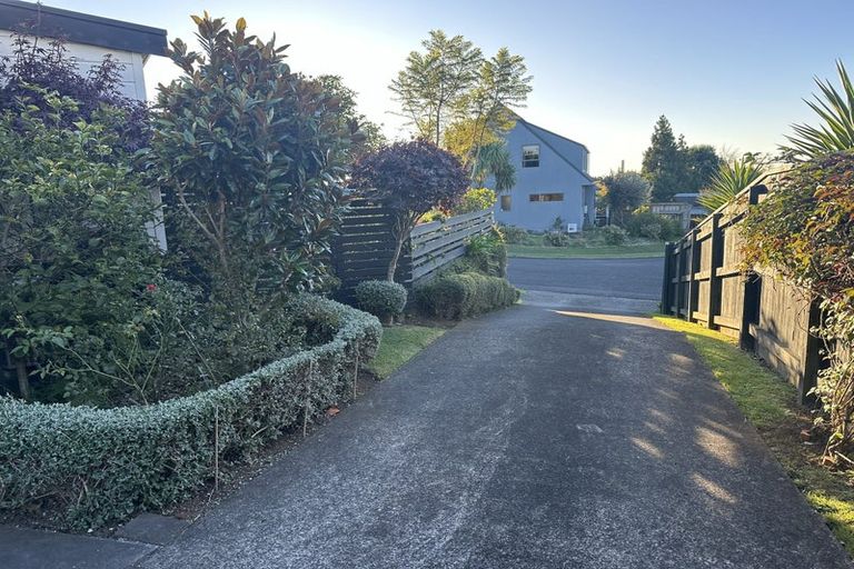 Photo of property in 6 Honnor Place, Hurdon, New Plymouth, 4310
