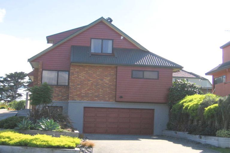 Photo of property in 2/34 Devon Road, Bucklands Beach, Auckland, 2012