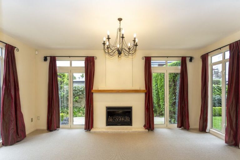 Photo of property in 25 Totara Street, Fendalton, Christchurch, 8041