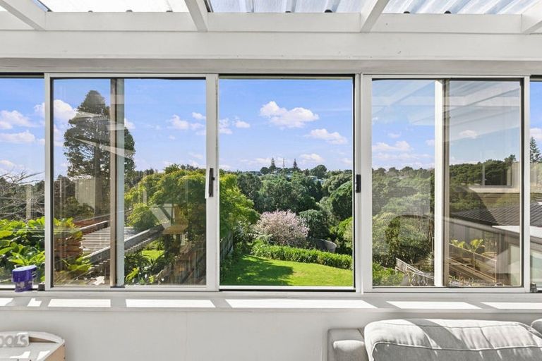 Photo of property in 27 Wairau Road, Oakura, 4314