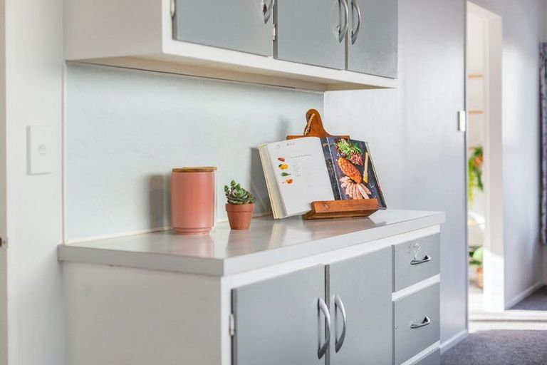 Photo of property in 2 Pascoe Avenue, Paremata, Porirua, 5026