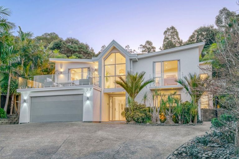 Photo of property in 115 Waldorf Crescent, Orewa, 0931
